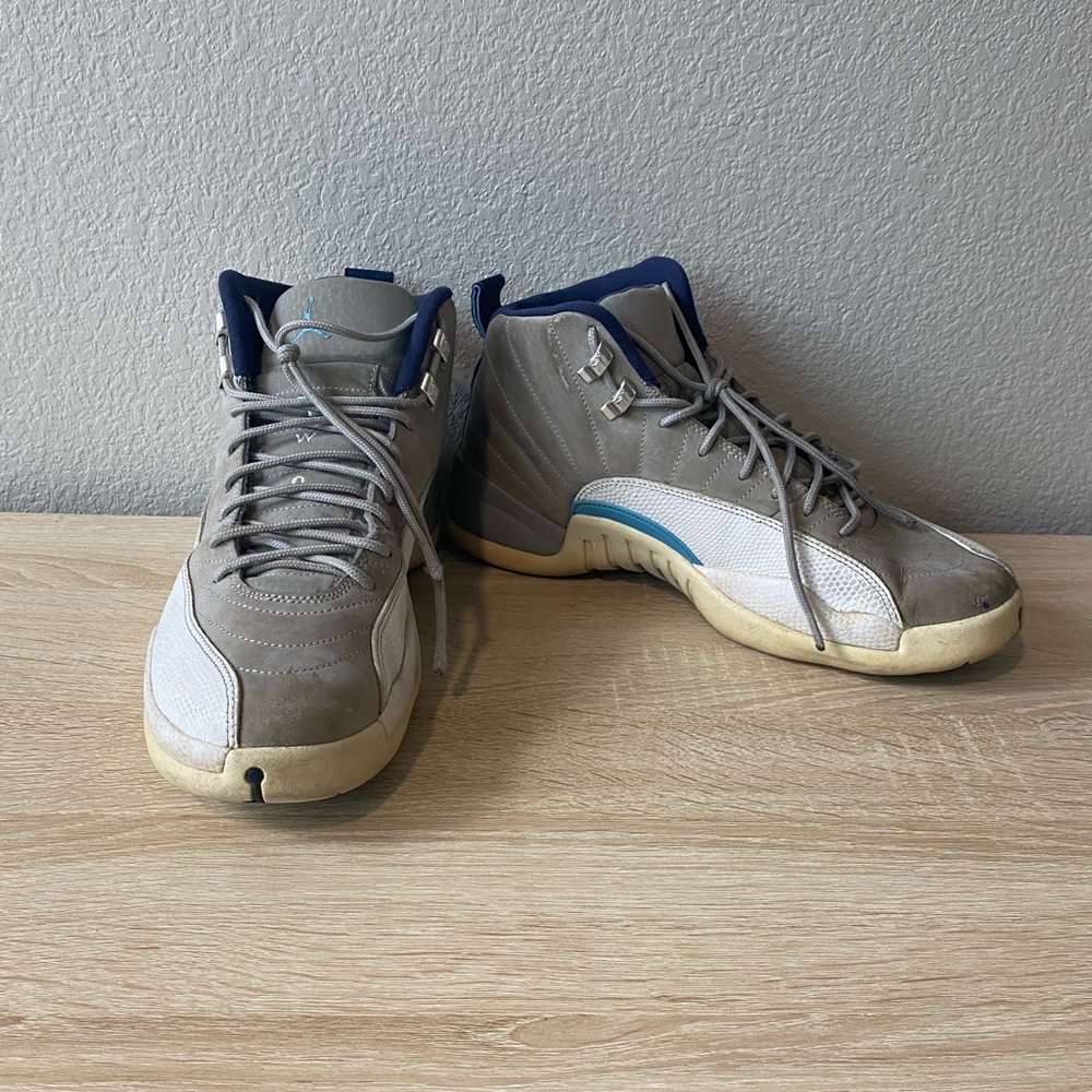 Men Air Jordan 12 gray round Toe Lace up size 10.5